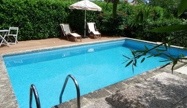 Spacious two bedrooms house with garden and swimming pool south of France