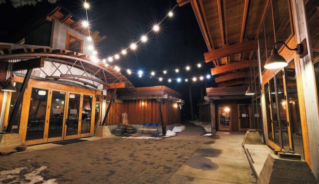 Spacious Two Queen Suite, Gravity Haus, Sauna, Close to Lake Tahoe - 2 Units