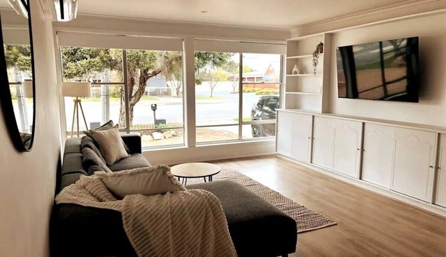 Spacious Unit in Convenient Location