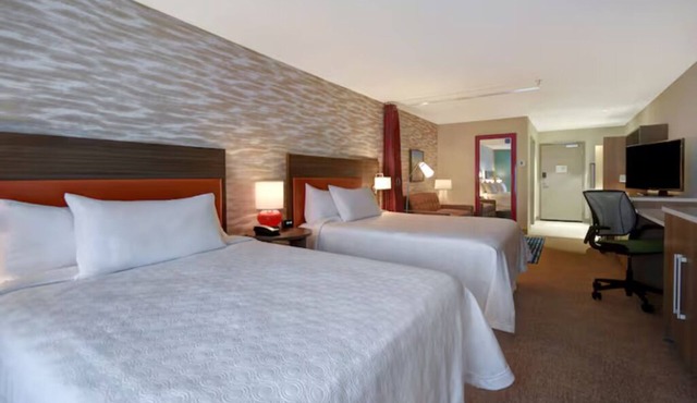 Spacious Units Perfect for Family Getaways Near Delano District