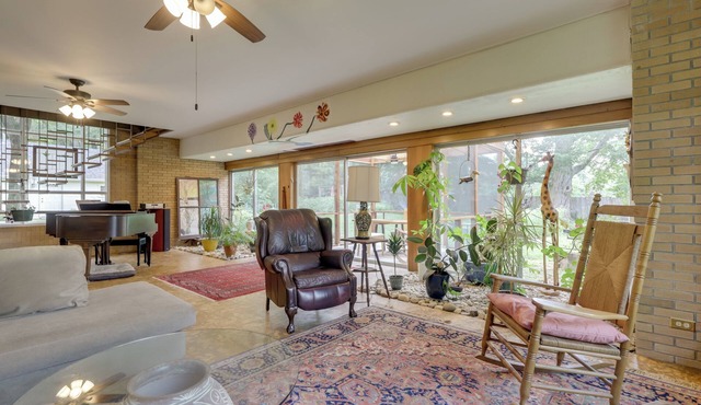 Spacious & Updated Farmhouse in Yellow Springs