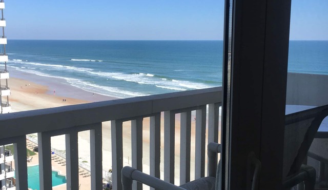 Spacious, updated 1 bed/1 bath condo with gorgeous ocean views