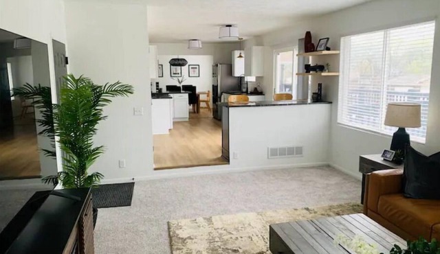 Spacious updated CWS/Corporate rental 4 BR|2.5 BA