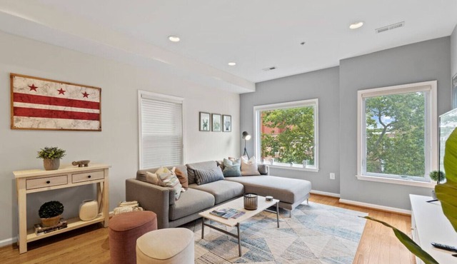 Spacious Upper Home with Private Lower Level Suite