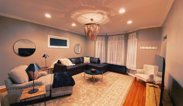 ✨Spacious Urban APT w/4BR & Office-Ready in Albany