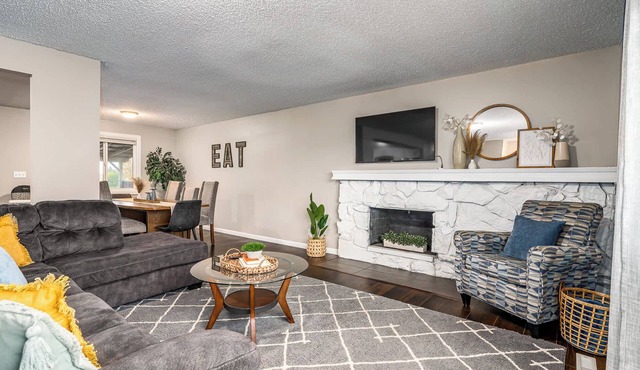 Spacious Valley Home I Perfect for Families