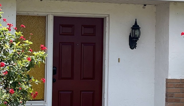 Spacious Venice Home In Quiet Neighborhood.