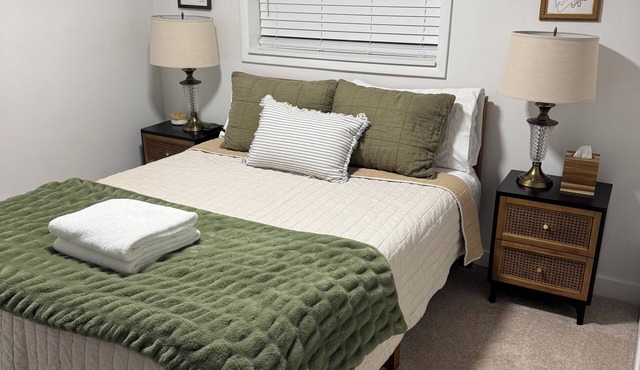 Spacious & Very comfortable 3bed & 1 Bath Basement Apartment in Taylorsville
