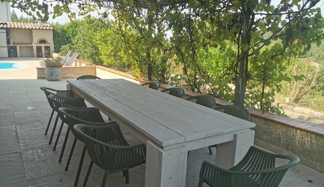 Spacious villa Cavadou in Montagnac-Montpezat for 10p with private pool