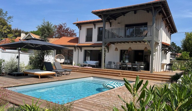 Spacious Villa under the pines andpool