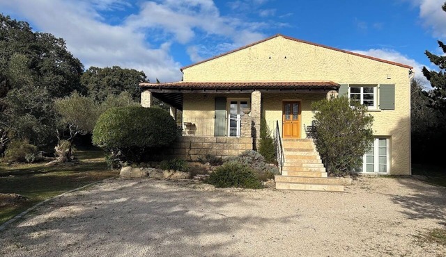 Spacious villa in Castillon-du-Gard with Separate Studio and Private Pool