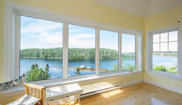 Spacious villa by the sea