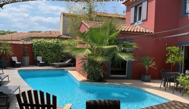 SPACIOUS VILLA CONTEMPORARY HEATED SWIMMING POOL, BETWEEN SEA AND MONTPELLIER