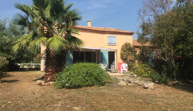 Spacious villa facing the sea - not overlooked and - Beach 2 min. walk -