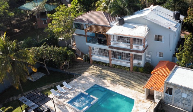 "Spacious Villa for 15 people perfect for meetings and celebrations"