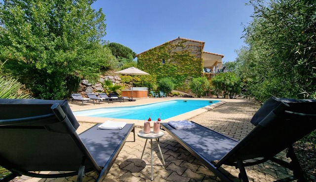 Spacious villa with private pool in Caunes