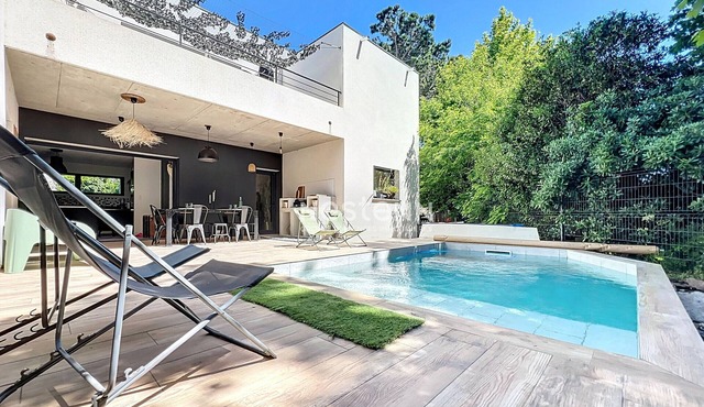 Spacious Villa in Baho with Pool, 5 Ensuite Bedrooms, Modern Kitchen & Terrace