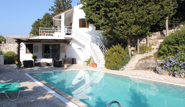 Spacious villa in extensive private grounds overlooking Ahai bay near Erimitis