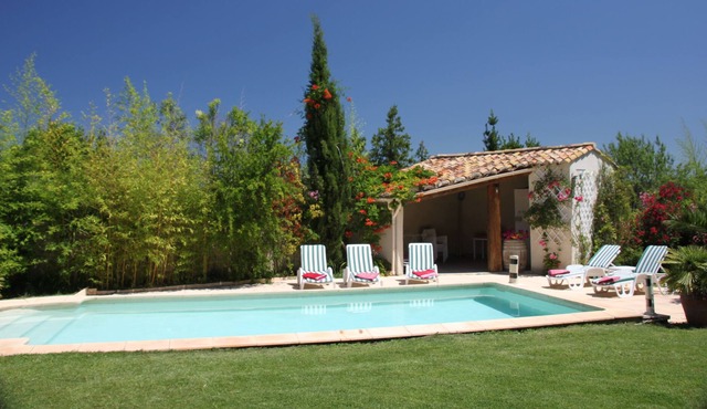 Spacious villa in the heart of the vineyards with private pool and garden
