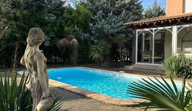Spacious villa in theAude close to the sea, mountains, history and vineyards!