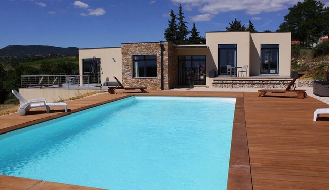 Spacious Villa in Vagnas with Pool