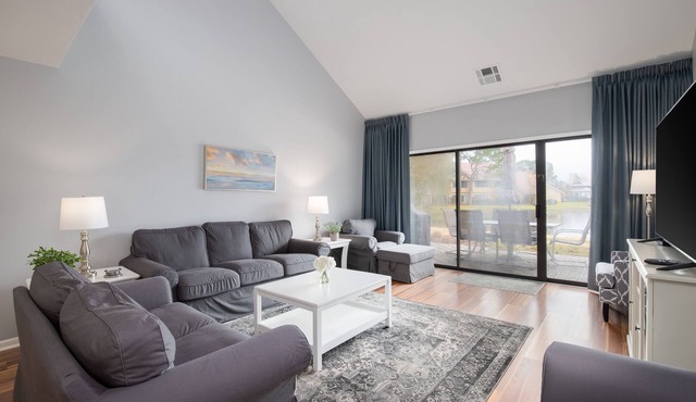 Spacious villa includes golf cart, 2 bedrooms on 1st floor, pet friendly!