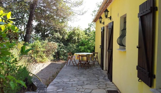 Spacious villa near village