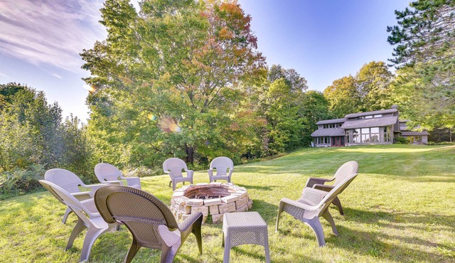 Spacious Villa Retreat: 4 Mi to Lake Charlevoix!