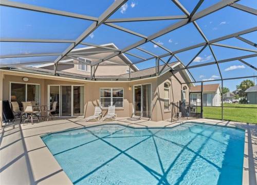 Spacious Villa South Facing Pool 20 min to Disney