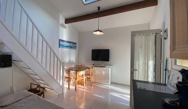 Spacious Villa T2 + Mezzanine, AC, 6 Guests, Terrace, Parking, Close to Beach, Port Leucate