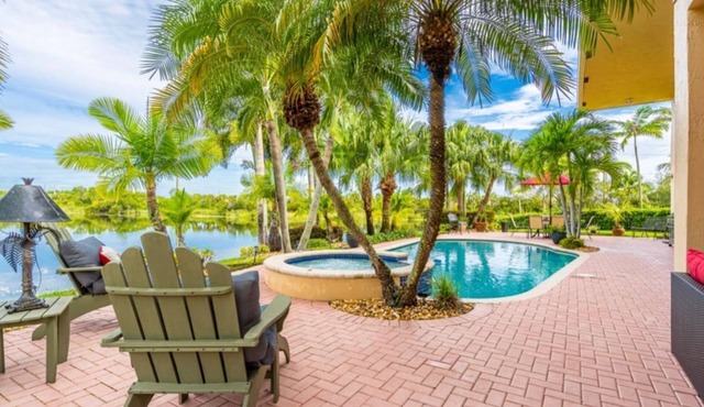 Spacious Villa with pool and jacuzzi