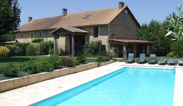 Spacious Villa with secure private pool, 7 bedrooms all with shower rooms