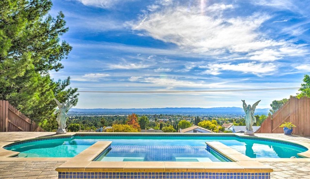 Spacious Villa w/ Great Views & Heated Spa!