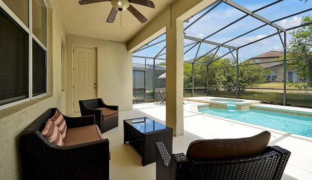 Spacious Villa w/Private Pool Near Disney & Champions Gate