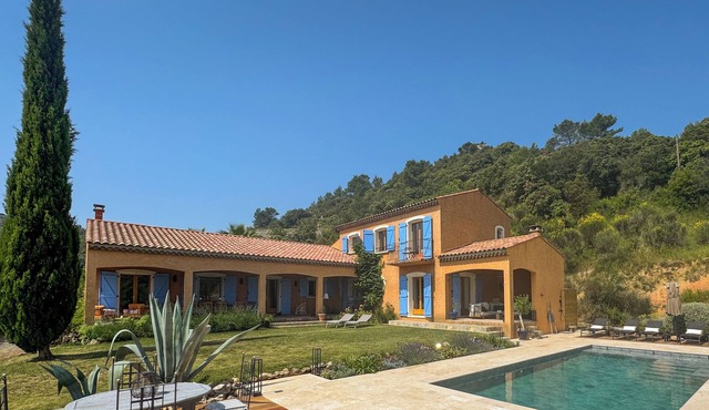 Spacious villa with views, between Saint-Chinian and Assignan.