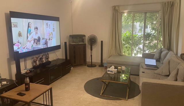 Spacious villa with 4 bedrooms in Dubai near to International Airport