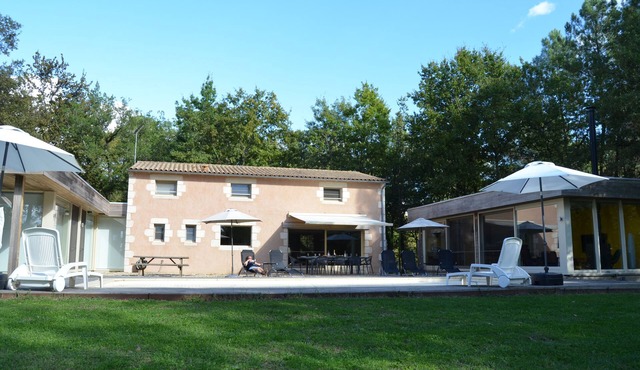 Spacious villa with private heated pool between Bergerac and Saint Emilion