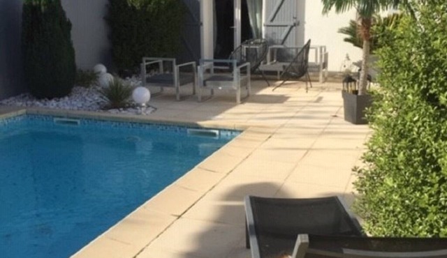 Spacious villa with private pool, summer kitchen, plancha and barbecue near Bayonne