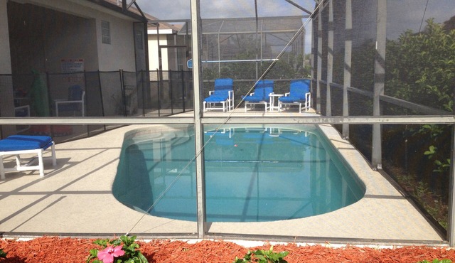 Spacious Villa with private pool and gameroom ! (King/King/Queen/2 Twins)