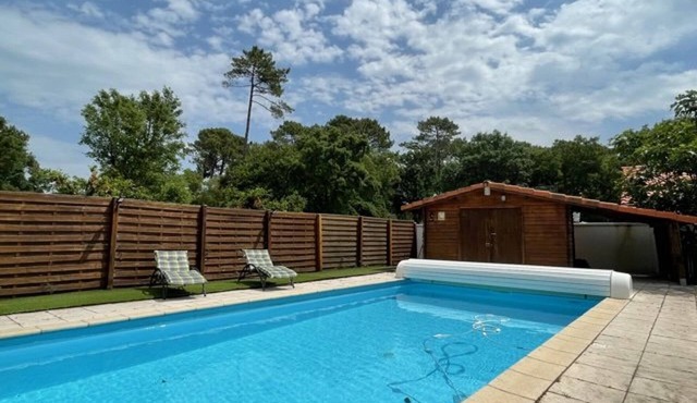 Spacious villa with pool for 8 pers in Soustons