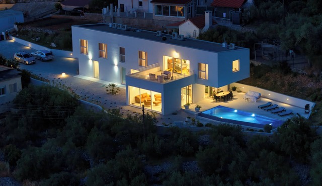 Spacious villa with private pool and the breathtaking view near Trogir