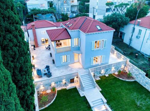 Spacious Villa with Private Pool in Dubrovnik