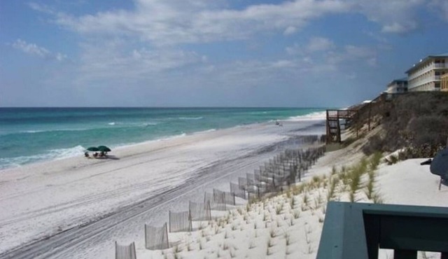 Spacious Village Studio - Walk to Rosemary Beach!