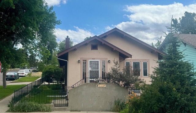 Spacious Vintage Getaway. Walkable!