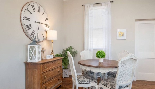 Spacious Vintage Home on the Bitterroot Bike Trail