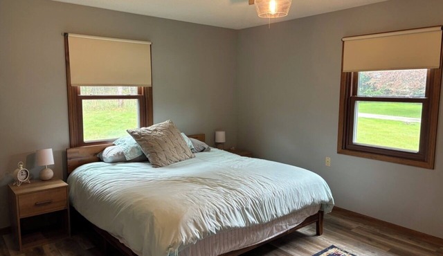 Spacious Vintage Up North Home. Family-Friendly!