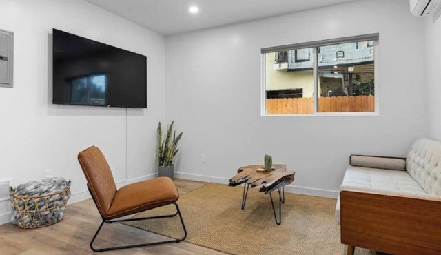 Spacious w/2BR 1bath - near DTLA East Los Angeles