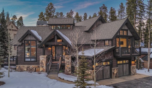 Spacious w/Mountain Views + Hot Tub + Close to Peak 8 - Boulder Vista