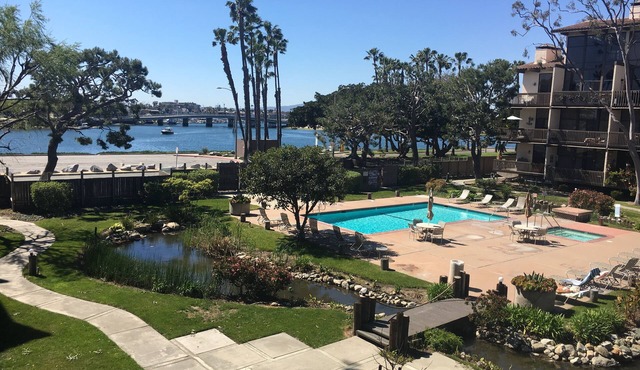 Spacious & Walkable Long Beach Condo Near 2ND & PCH + 2nd Street
