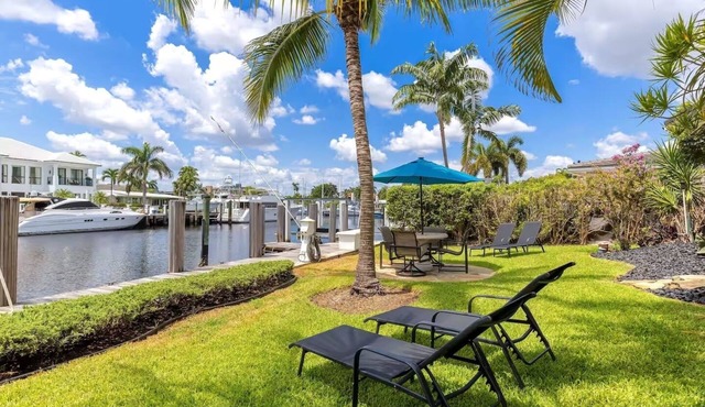 Spacious Waterfront Retreat Near Beaches & Cruise Port